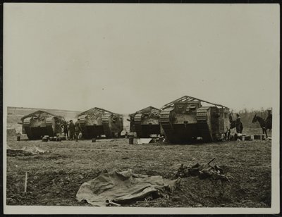 上昇する戦車 作： English Photographer